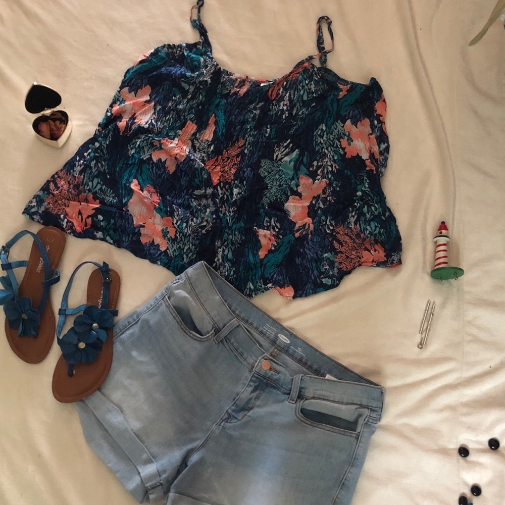 Floral Old Navy  top with FREE MATCHING CAMI